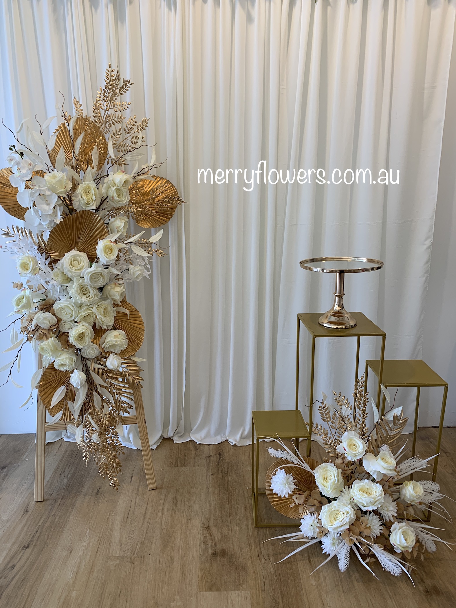 White and gold flowers set up