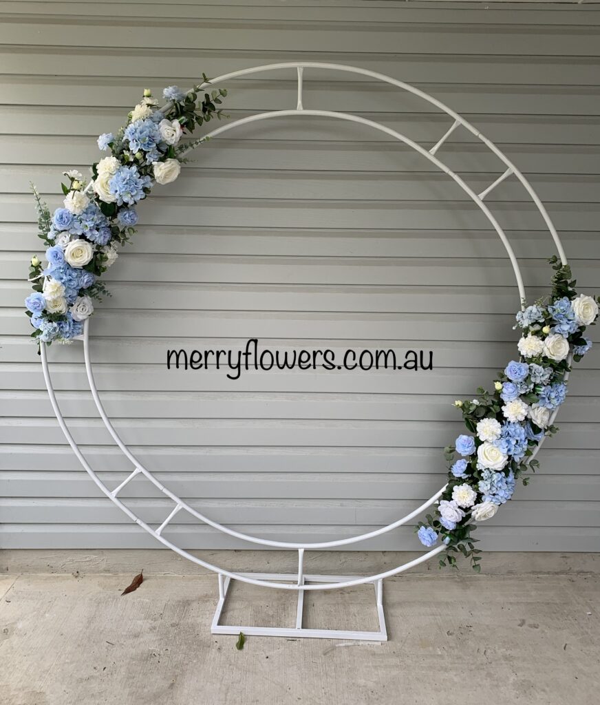 A003-Circle Arch with White and Blue Flowers